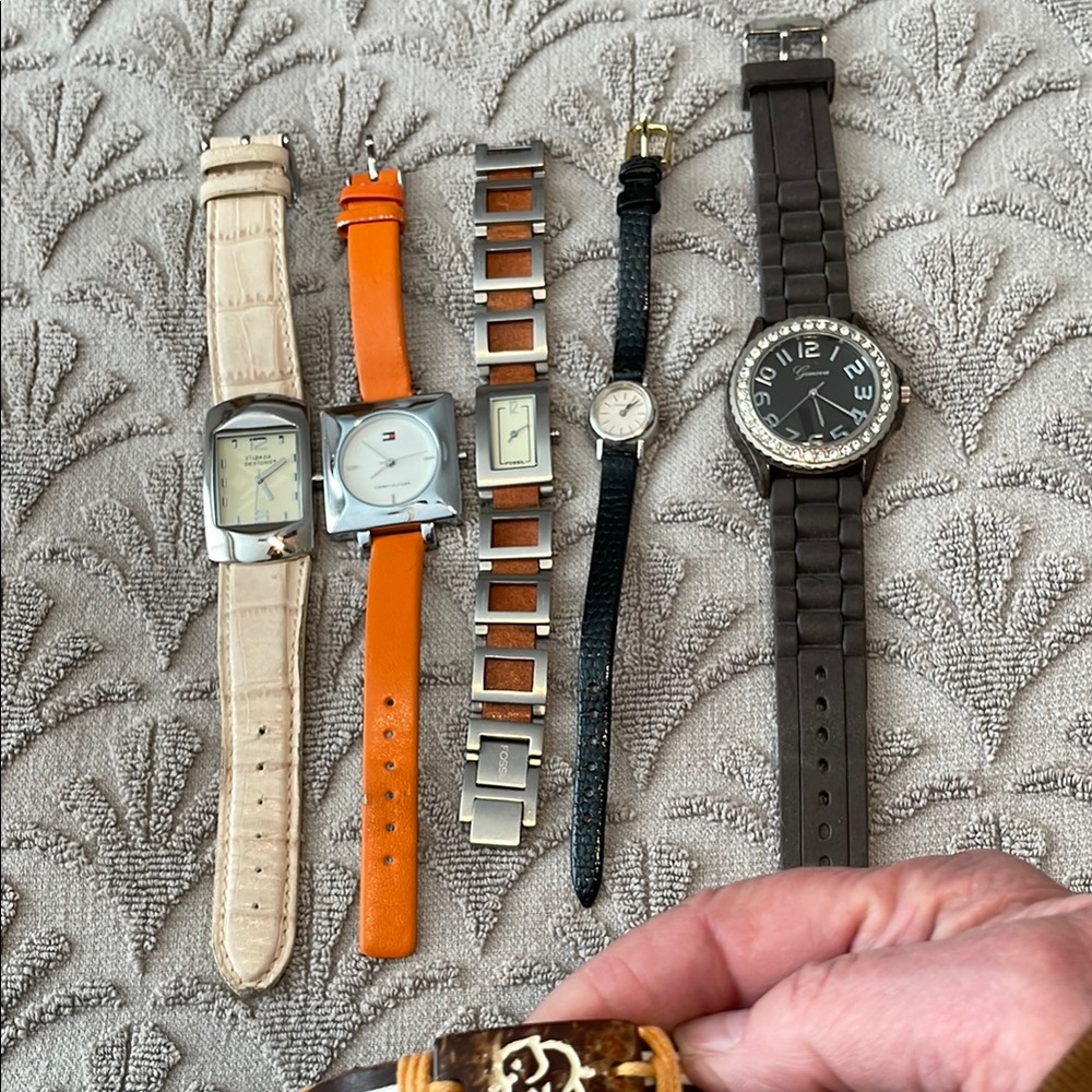 Women’s assorted name brand watches…Silpada, Fossil, Tommy and a leather braclet